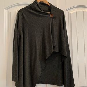 Beautiful grey cardigan from Bobeau